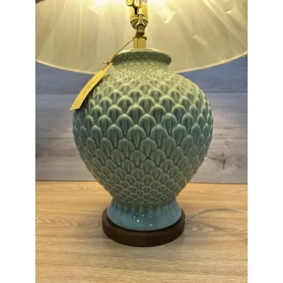 Ralph Lauren Green Pineapple Lamp 26” Shade Ceramic & Wood Base~New with Tag - Picture 4 of 12